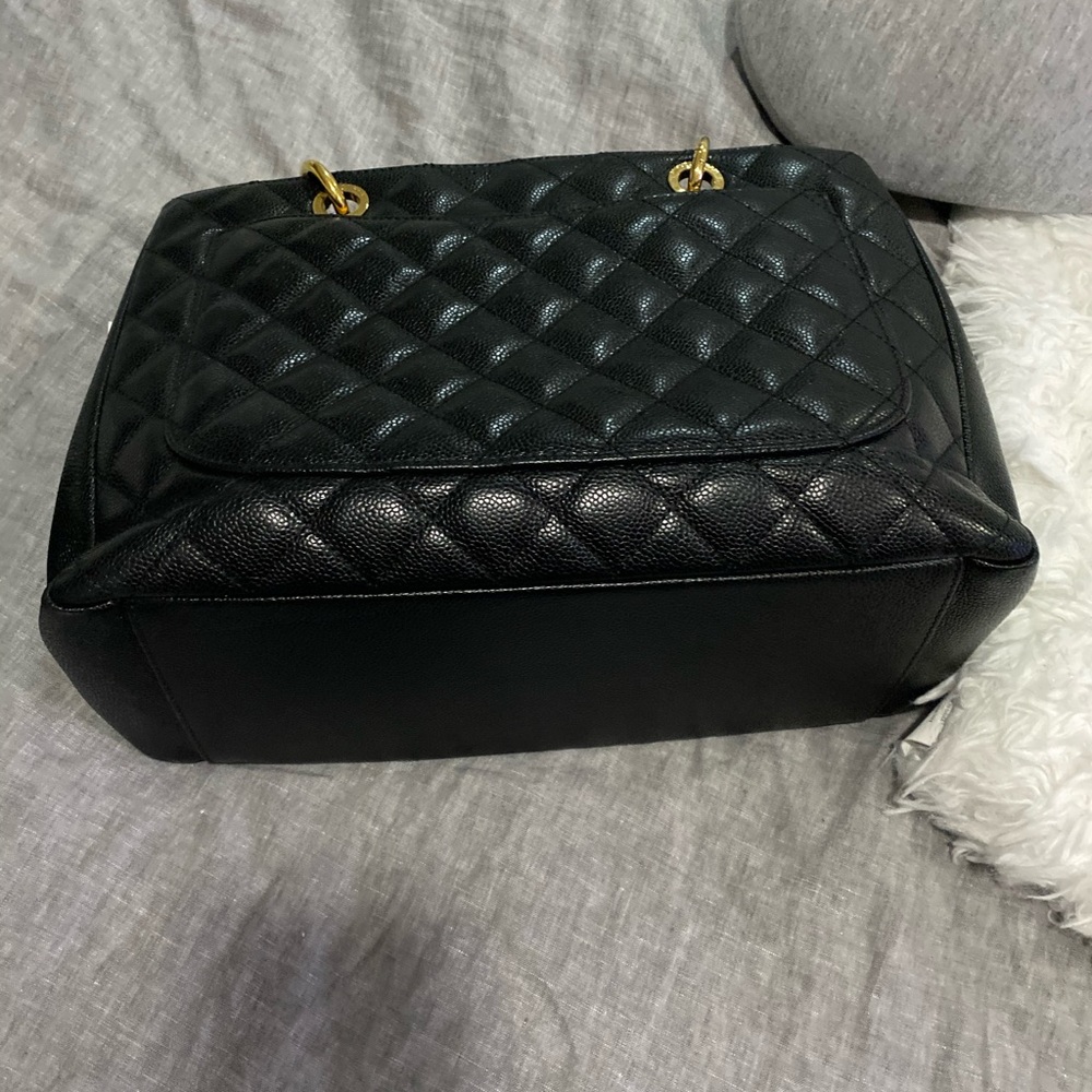 Chanel - Picture 3 of 16